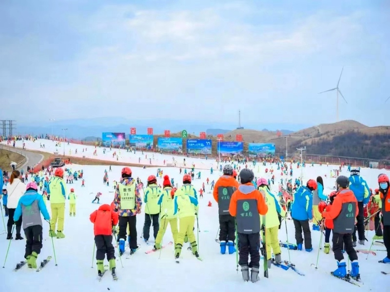 百里荒滑雪一日游