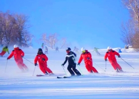 五峰滑雪+青林明珠溫泉二日游 住五峰國際大酒店