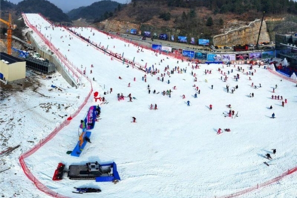 屈原故里國際滑雪場—專屬學生群體的滑雪福利（截止到12月31日前）