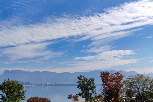 春滿三峽:三峽大壩的詩意棲居