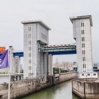 乘豪華游船過葛洲壩船閘覽高峽出平湖【兩壩一峽】一日游