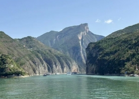 <宜昌到重慶奉節游船價格 世紀江山如詩長江三峽一日游價格>宜昌到重慶奉節游船途經哪些景點