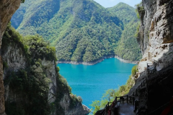 清江畫廊游玩景點(diǎn)推薦，宜昌的“仙本那”，邂逅中國版“玻璃海”