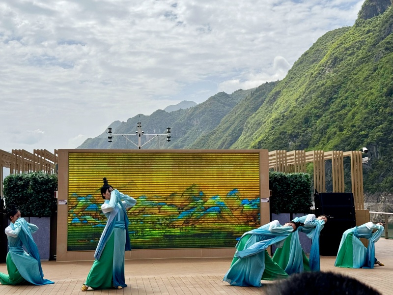 0501b1bdcef2d1dfb9dced5a004649e_副本