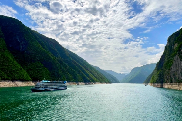 長江三峽世紀江山如詩一日游兒童沒有身份證,如何登船?