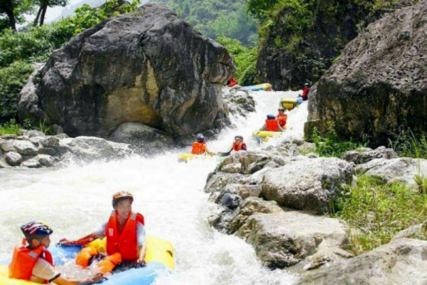2025朝天吼漂流的門票價格是多少?跟團會更優(yōu)惠嗎、怎么報名?