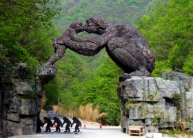 神農架二日跟團游“神農頂+官門山+神農壇+天生橋”人文自然雙重奏