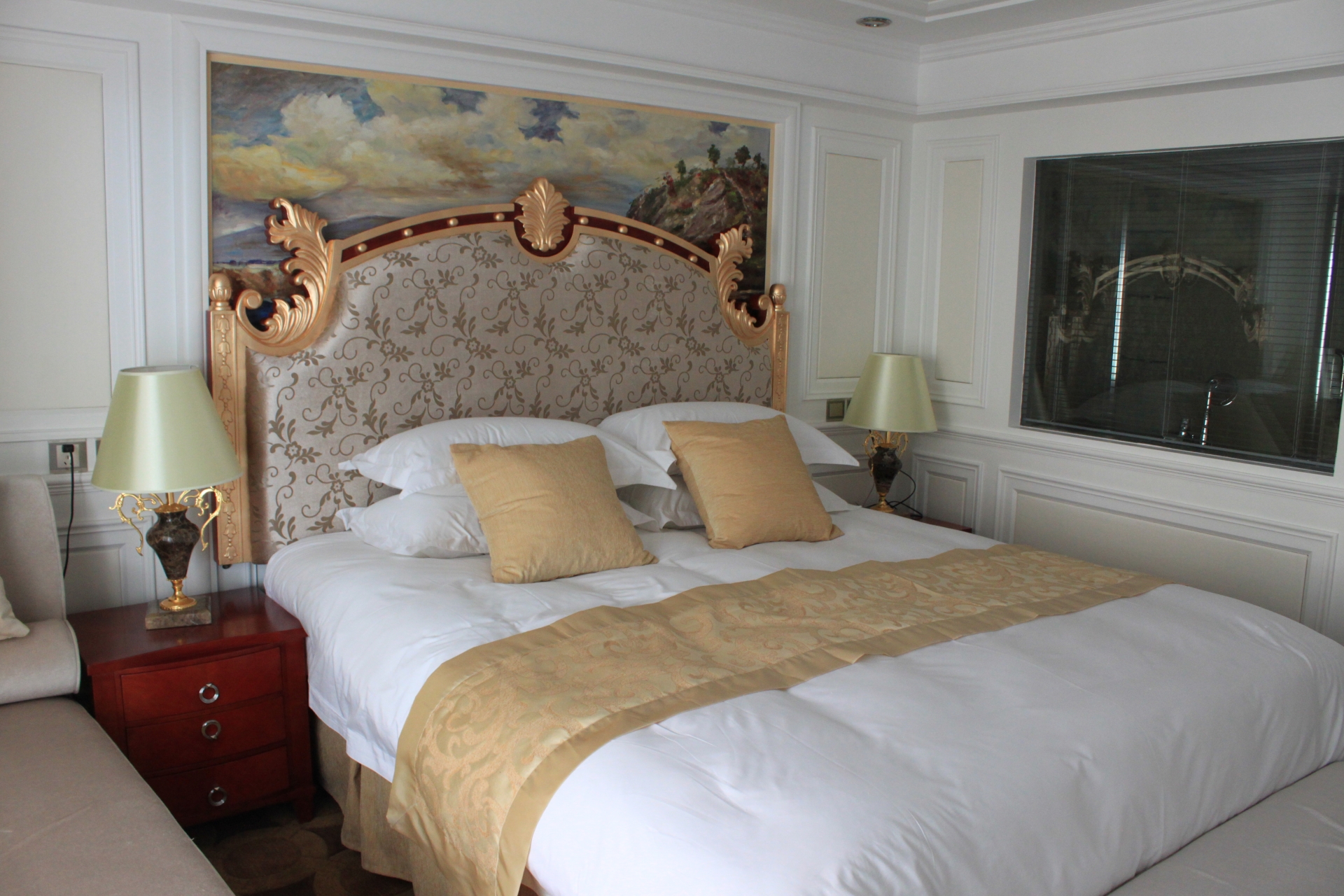 總統(tǒng)套房臥室