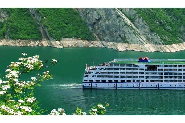 夏天乘坐黃金游輪的5大好處!夏天游玩的醉佳選擇——長江三峽游輪