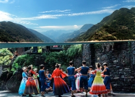 宜昌清江畫廊+車進三峽人家二日游跟團游