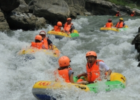 宜昌第一漂——九畹溪漂流,【在哪里坐車,哪里購票,多大的小孩可以漂】