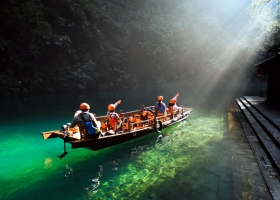 宜昌到恩施（土司城+屏山+宣恩+大清江+地心谷）四天三晚純玩團