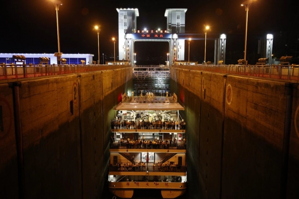 暑期“黃金檔”,葛洲壩樞紐刷新今年客流量新紀錄!