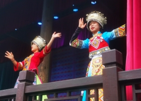 九月宜昌經(jīng)典二日游【清江畫(huà)廊+三峽人家】行程安排，費(fèi)用包含，預(yù)定電話