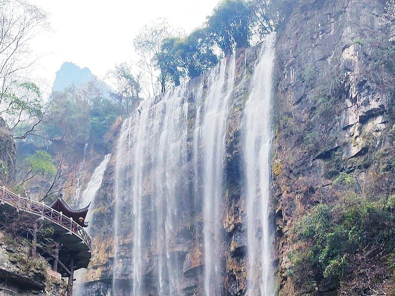 三峽大瀑布金獅洞一日游